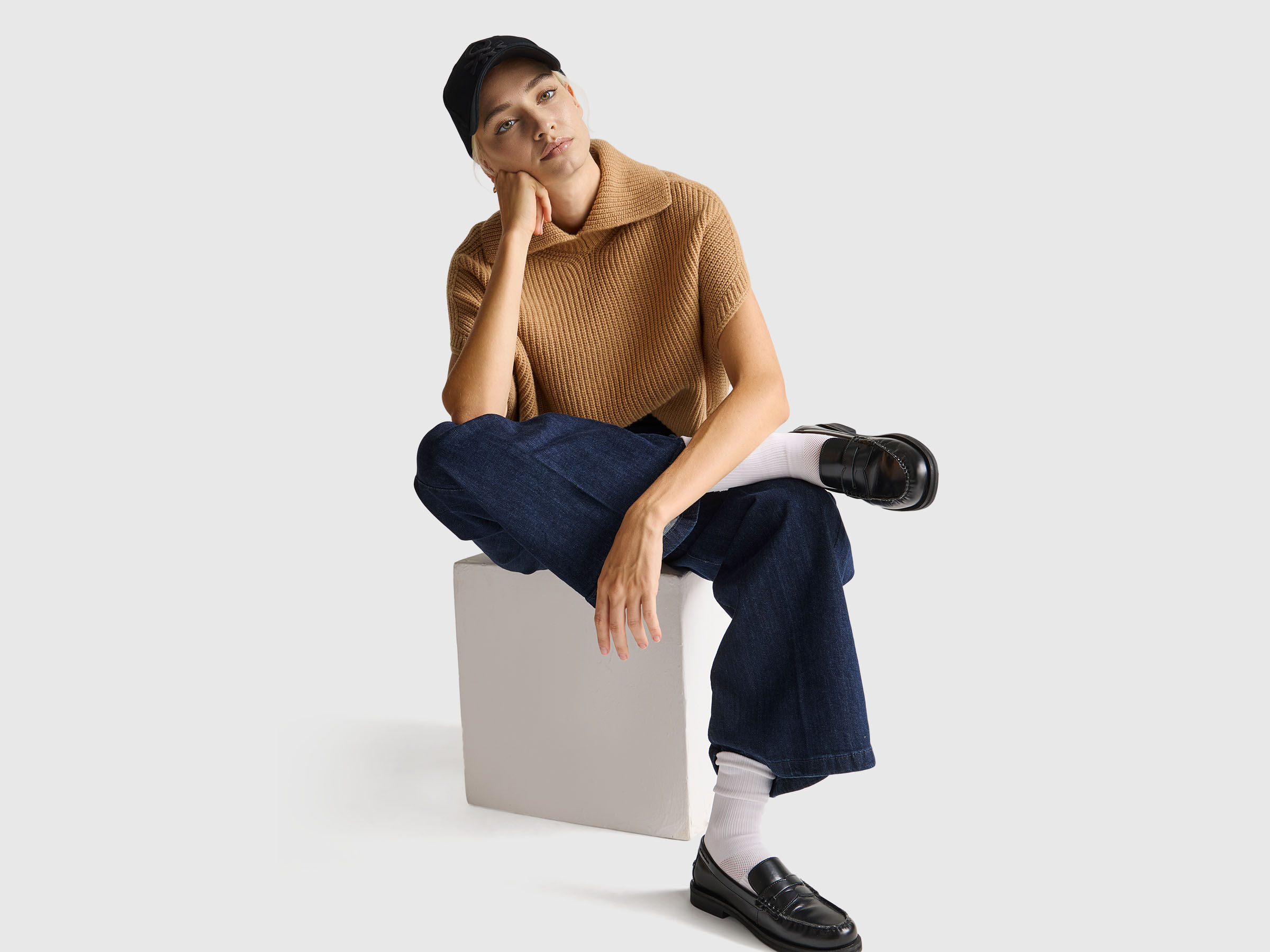 CAPE Women image number 3